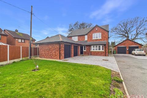 4 bedroom detached house for sale, Bedwell Road, Cross Lanes, Wrexham