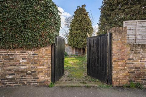 undefined, Deacon Road, Kingston Upon Thames KT2