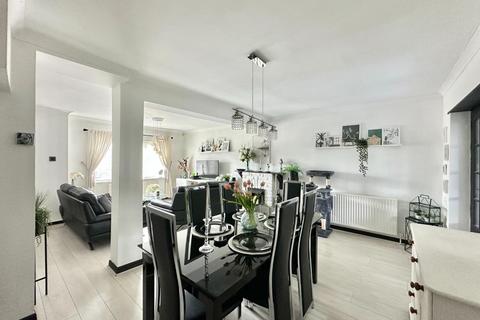 undefined, Lothian Avenue, Hayes, Middlesex, UB4 0EG