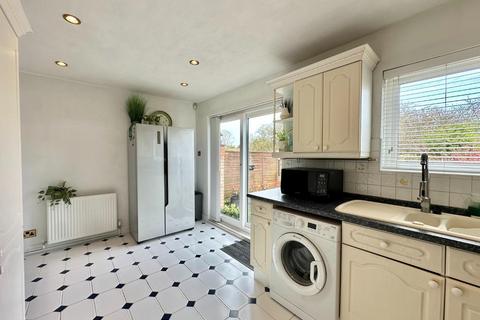 undefined, Lothian Avenue, Hayes, Middlesex, UB4 0EG