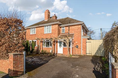 Meadow Road, Pennington, Lymington, SO41
