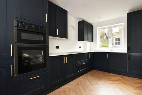 undefined, Blythe Hill Lane, London, SE6 4UH