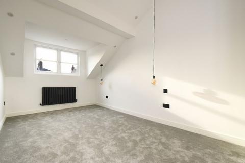 undefined, Blythe Hill Lane, London, SE6 4UH