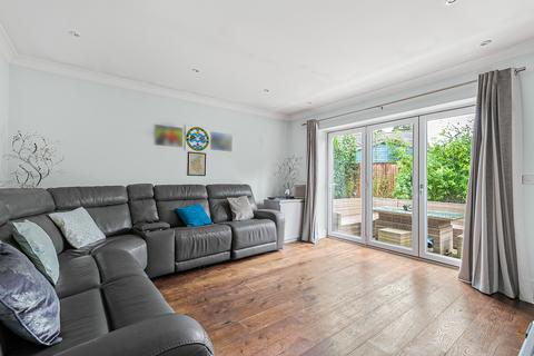 3 bedroom detached bungalow for sale, Maplefield, Park Street, St Albans, AL2