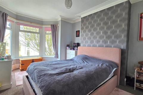 5 bedroom terraced house for sale, Avondale Road, Gorleston