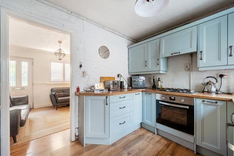 2 bedroom end of terrace house for sale, Farnborough Road, Farnham, GU9