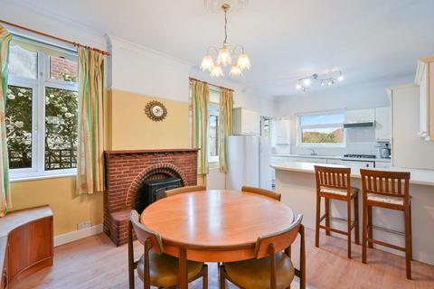 undefined, Brook Mead, Ewell Court