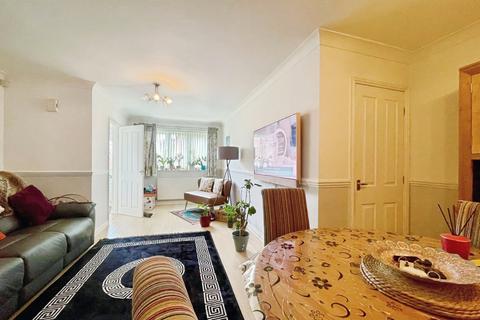 undefined, Field End Road, West Yorkshire LS15