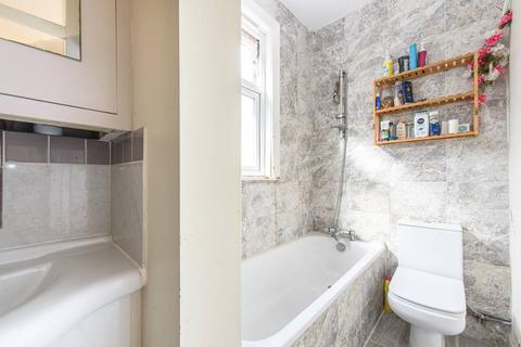 2 bedroom maisonette for sale, Ravenscroft Avenue, Hendon, London, NW4