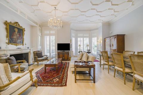 undefined, Sloane Gardens, Sloane Square, London, SW1W