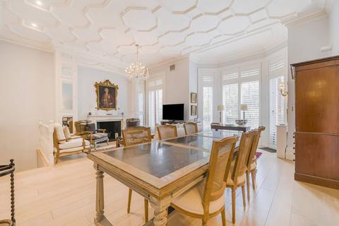 undefined, Sloane Gardens, Sloane Square, London, SW1W