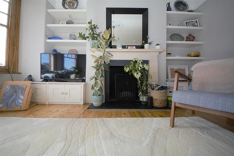 undefined, Sedgemere Avenue, London, N2