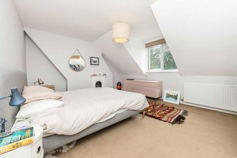 undefined, Queens Road, Weybridge KT13