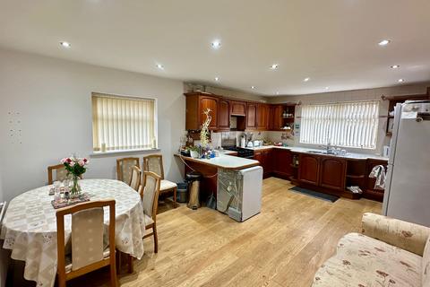 4 bedroom semi-detached house for sale, kingsway,rochdale