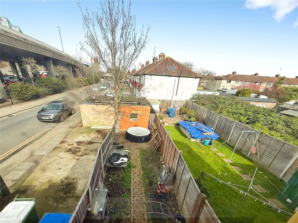 Garden / Garage