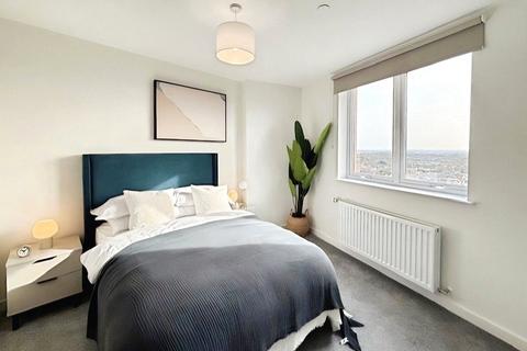 2 bedroom flat to rent, Riverview, Staines TW18