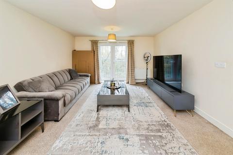2 bedroom flat for sale, Rathlin Road, Crawley