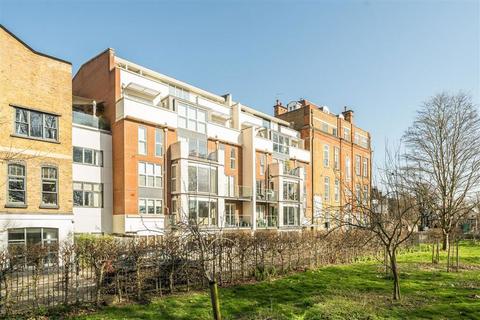 3 bedroom flat for sale, Lawn Lane, London SW8