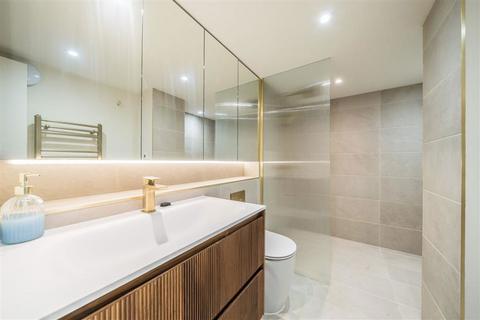 3 bedroom flat for sale, Lawn Lane, London SW8