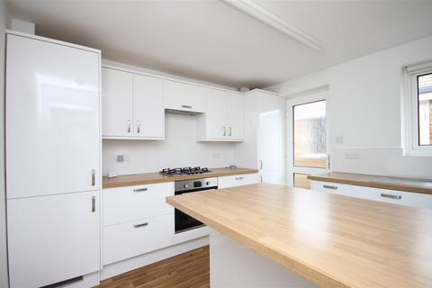 4 bedroom detached house to rent, BARN MEADOW LANE, GREAT BOOKHAM, KT23