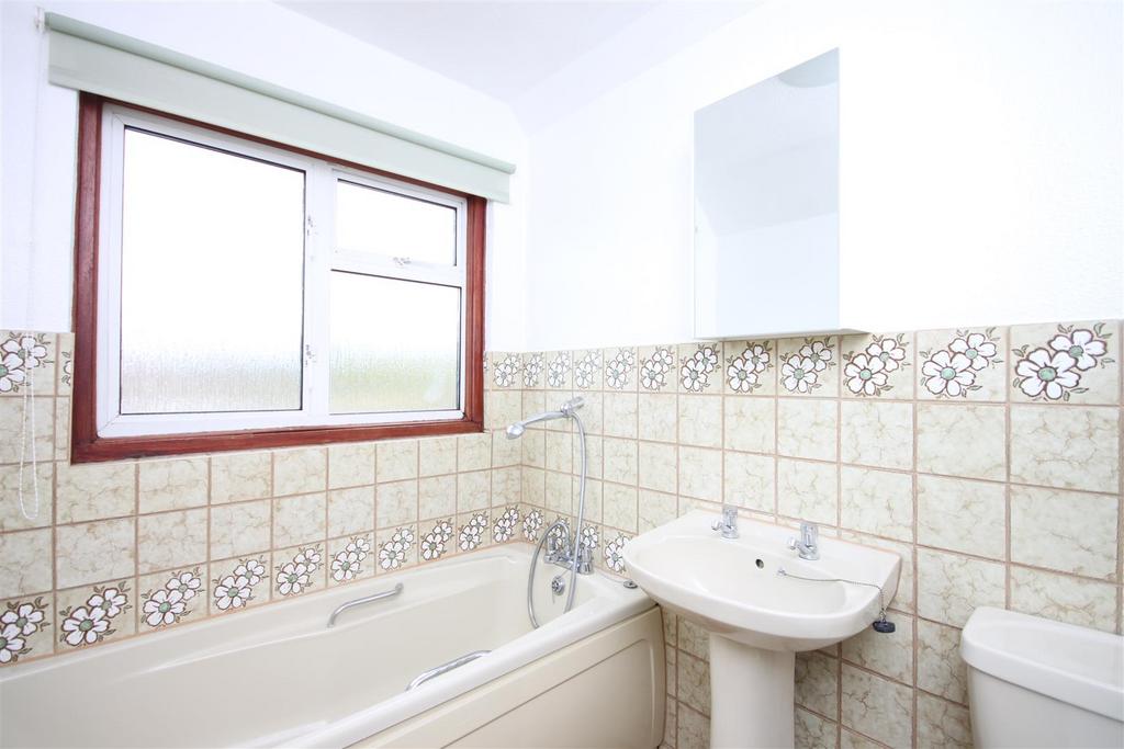 Family Bathroom.JPG
