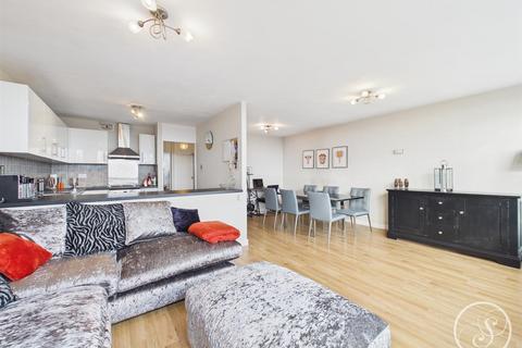2 bedroom flat for sale, Ingledew Court, Leeds