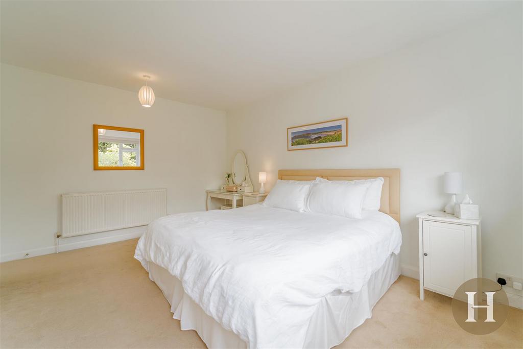 Hadleigh Estate Agents-6.jpg