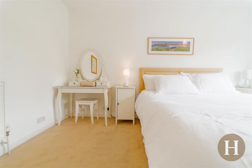 Hadleigh Estate Agents-8.jpg