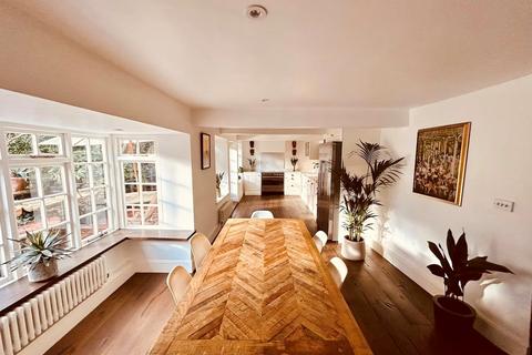 4 bedroom house for sale, High Street, Redhill, RH1