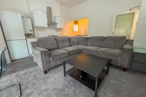 2 bedroom flat to rent, Richmond Road, Roath CF24