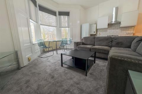 2 bedroom flat to rent, Richmond Road, Roath CF24