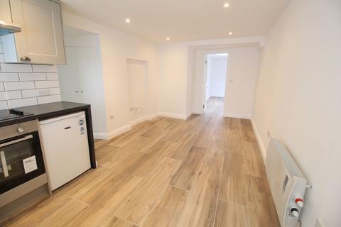 1 bedroom apartment to rent, High Street, London N8