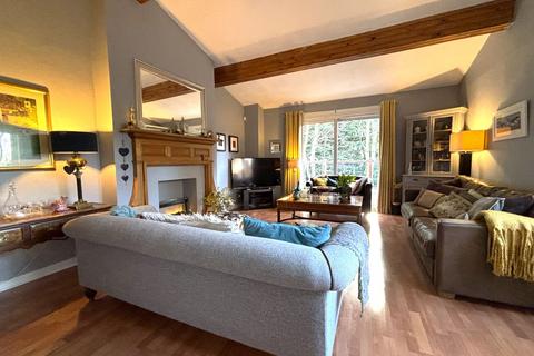 4 bedroom detached house for sale, 22 Broomhead Park, Dunfermline