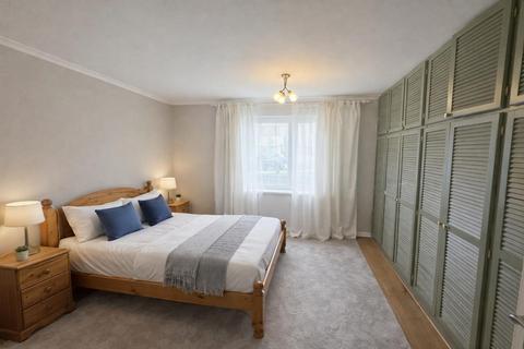 2 bedroom apartment to rent, The Limes Avenue, London N11