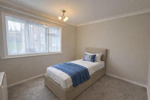 2 bedroom apartment to rent, The Limes Avenue, London N11