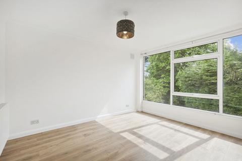 undefined, Queens Road, Weybridge KT13