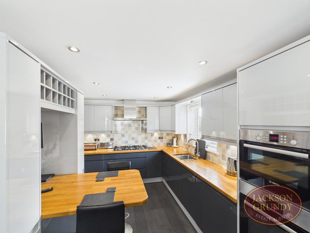 2 Garner Close