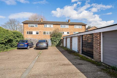 undefined, Kingfisher Drive, Richmond TW10