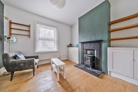 2 bedroom semi-detached house to rent, Roselands Gardens, Hampshire SO17