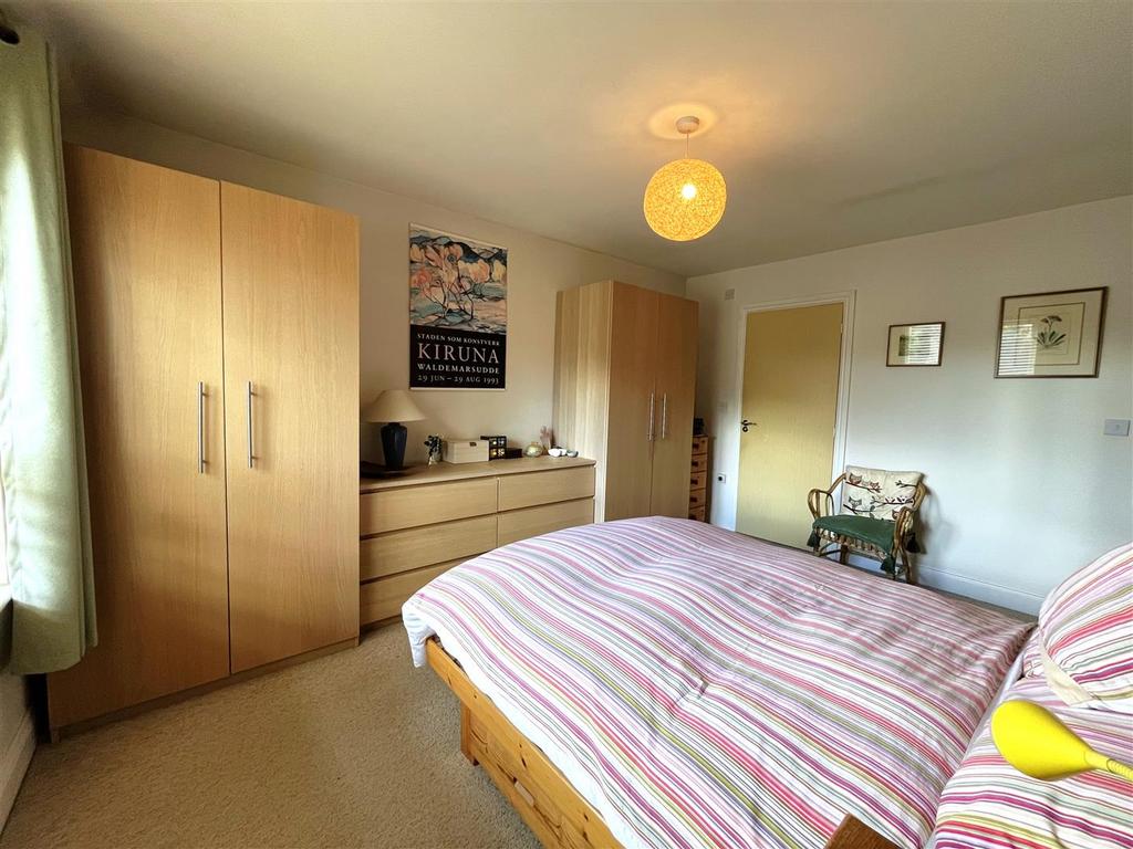 Bedroom1-2.JPG