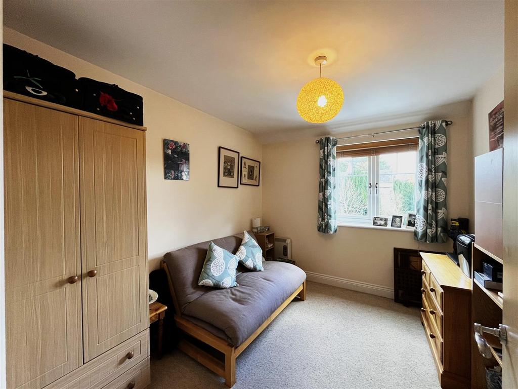 Bedroom2-1.JPG