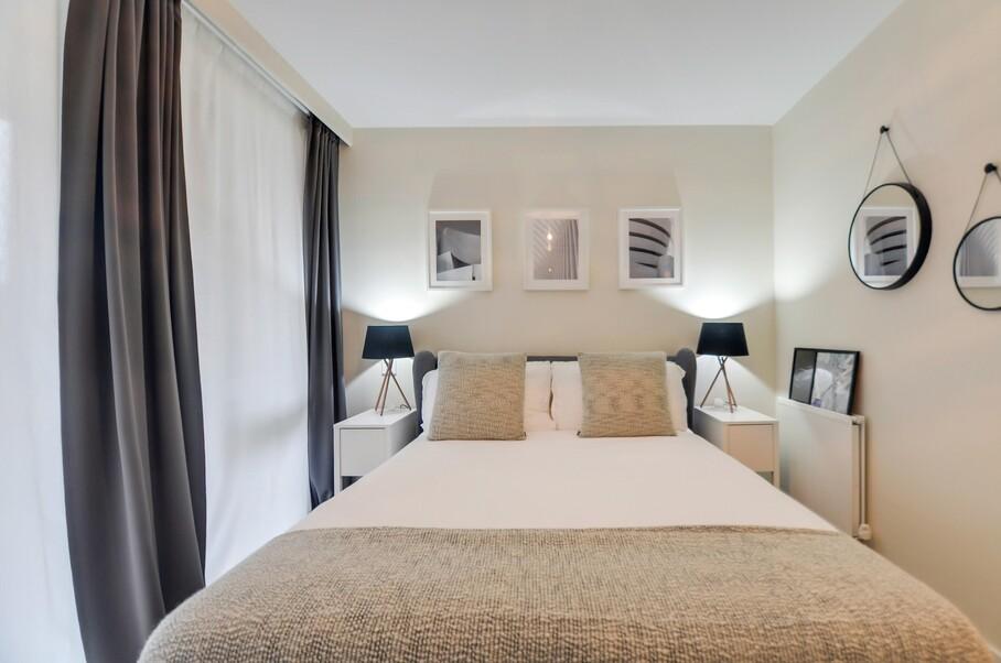 Bedroom  (8).jpg