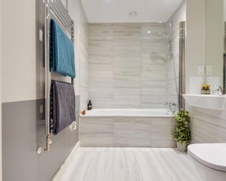 Bathroom  (2).jpg