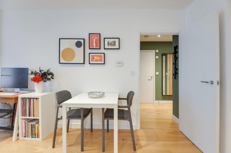 Dining Area (2).jpg