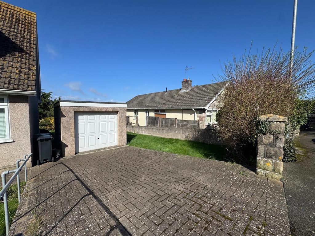 Garage &amp; Driveway