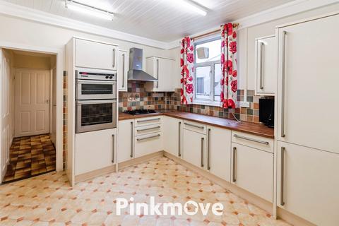 4 bedroom terraced house for sale, Trafalgar Street, Newport NP11