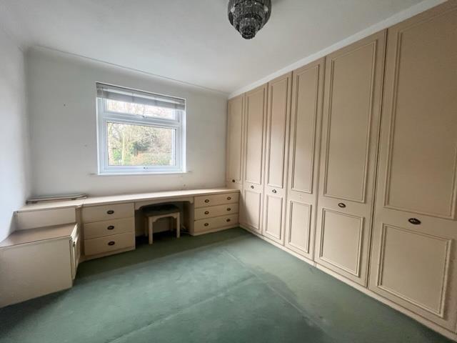 Bedroom 1.jpg