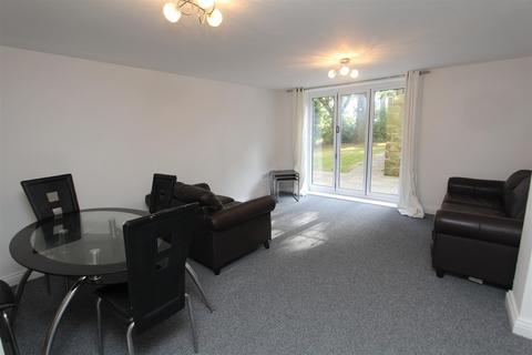 2 bedroom flat to rent, Old Park Road, Roundhay
