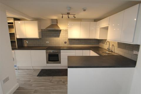 2 bedroom flat to rent, Old Park Road, Roundhay