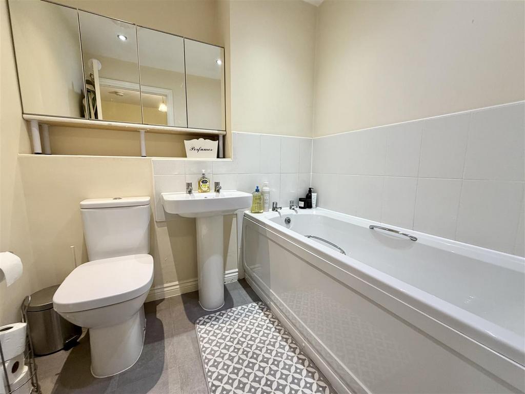 18 Murrell Way-8.jpg